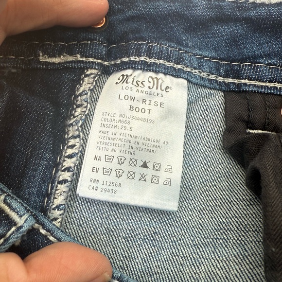 Miss Me Low-Rise Boot Jeans Women’s Size 31x29.5 M668 J3444B19S - Picture 11 of 11